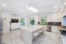 Center island/breakfast bar