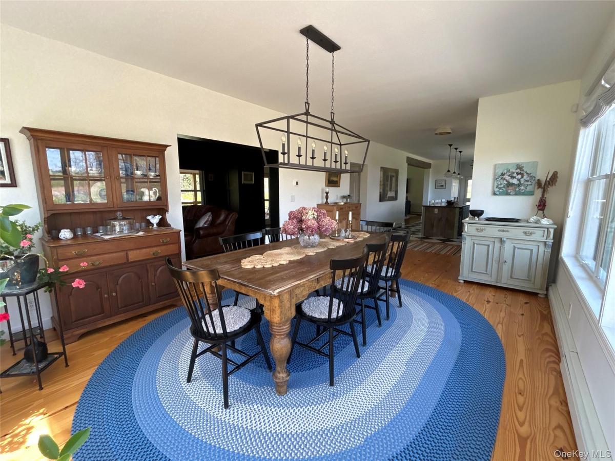 Dining area looking towards the kitchen