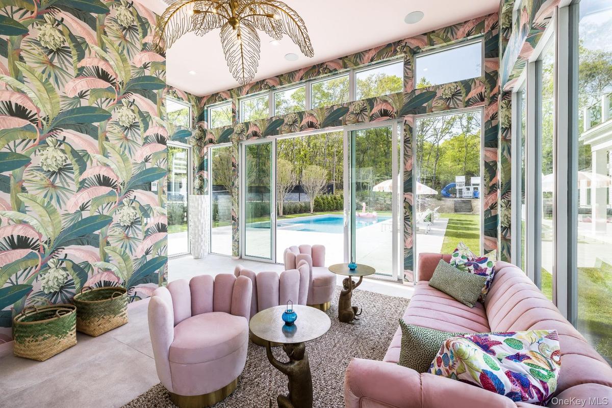 Palm Beach/Miami Chic  Backyard Pool House