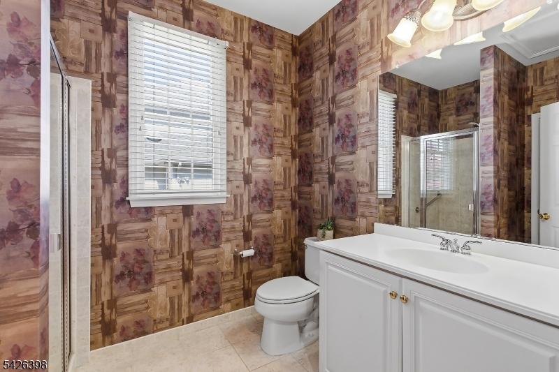 1st Floor ensuite bath