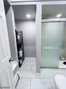 2Fl-bathroom