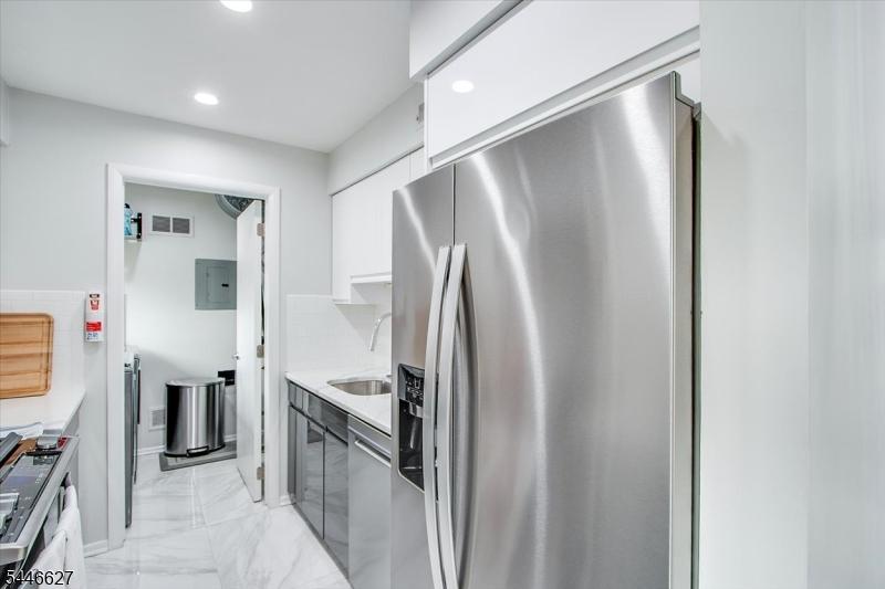 Kitchen W/ new appliances