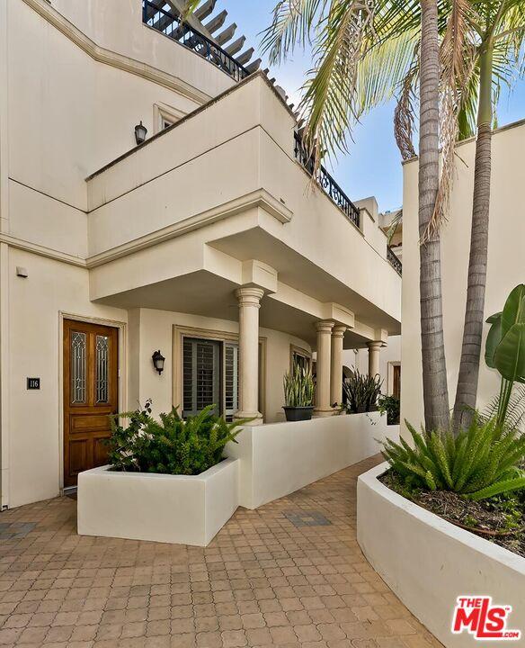 Entry Pathway to Unit
