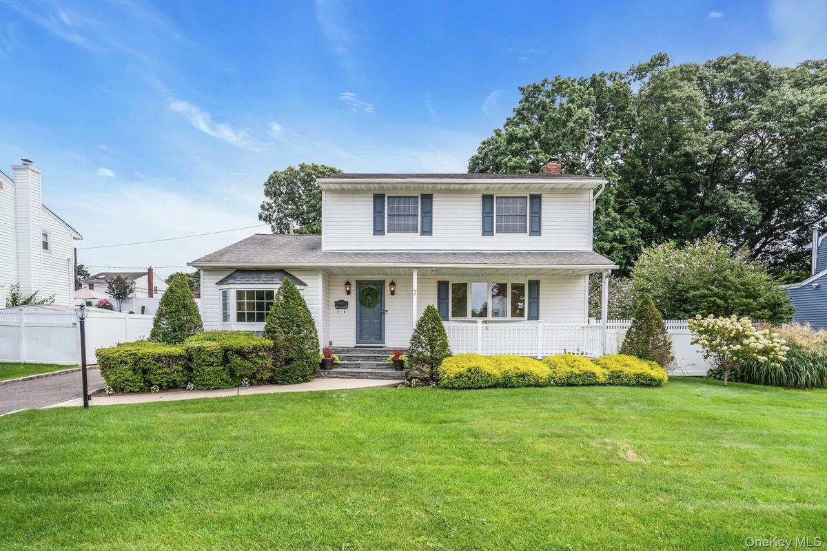 Beautiful front lawn.