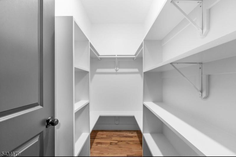 walk in closet