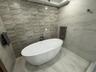 1 Bathroom Tub