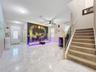 Entrance lobby /dining area
