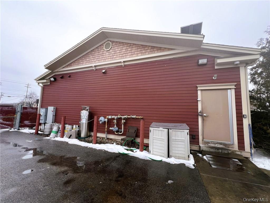 Right Side Entrance
