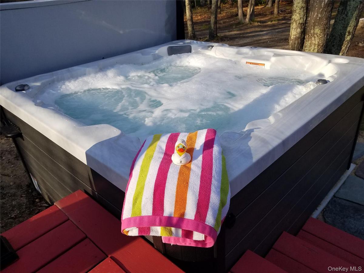 Exterior view of a jacuzzi