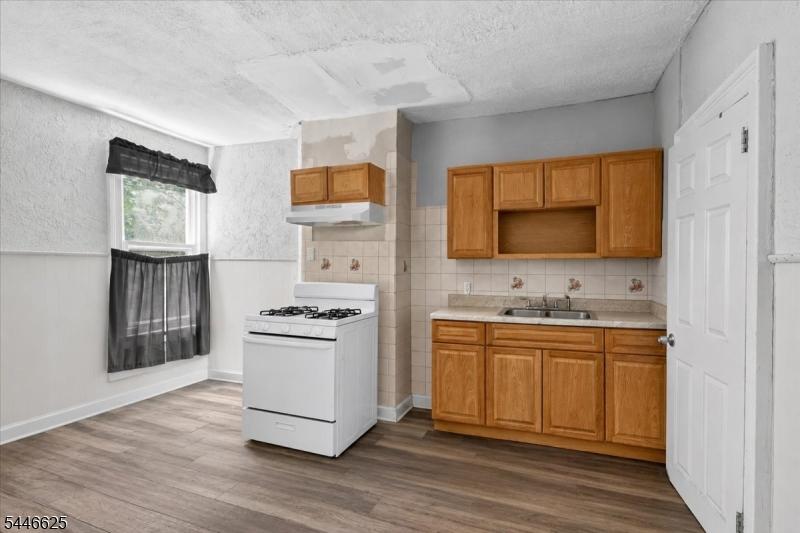 2nd fl kitchen