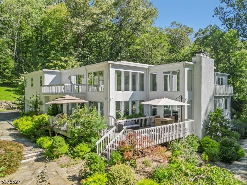 Spacious Deck