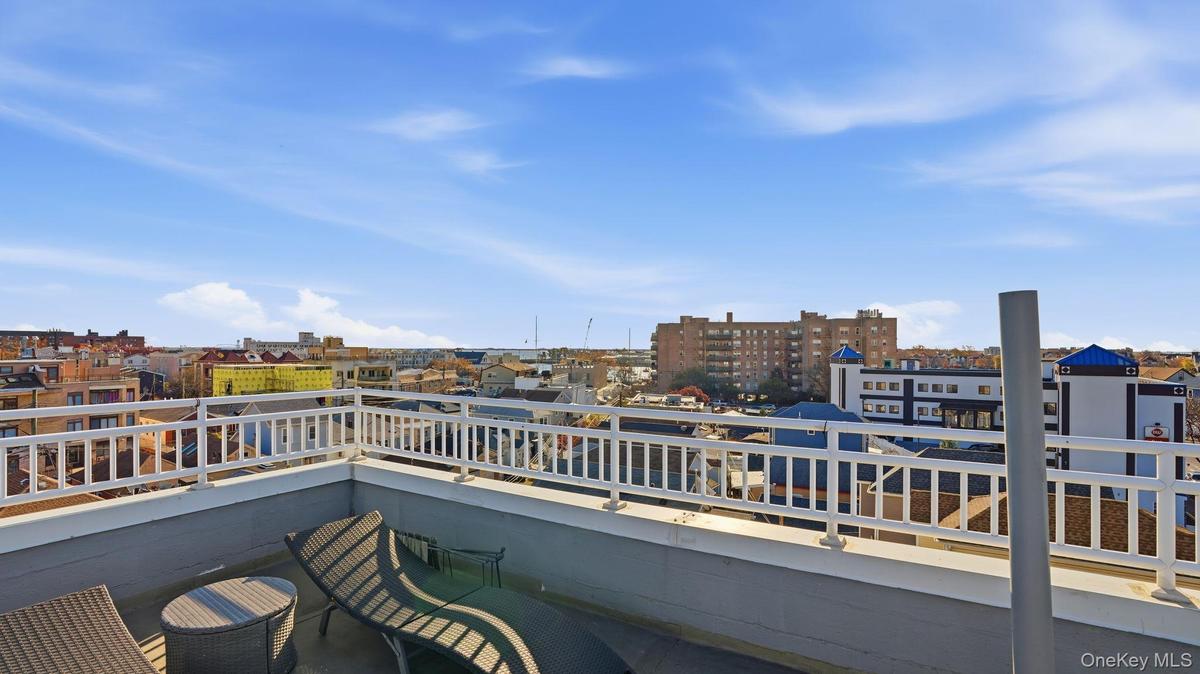 Balcony featuring a city view