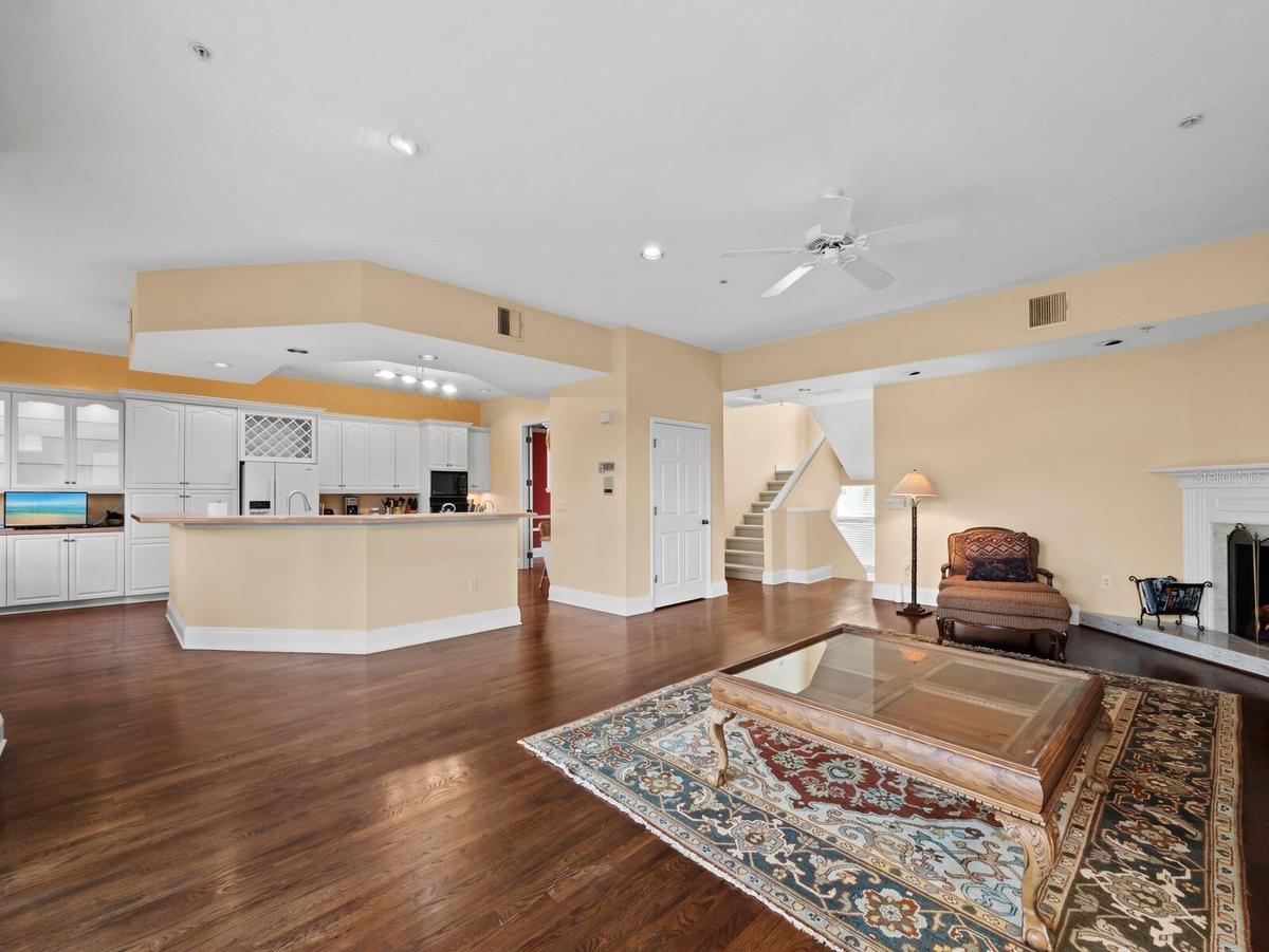 Open concept first living level