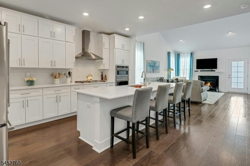 Kitchen Breakfast Bar