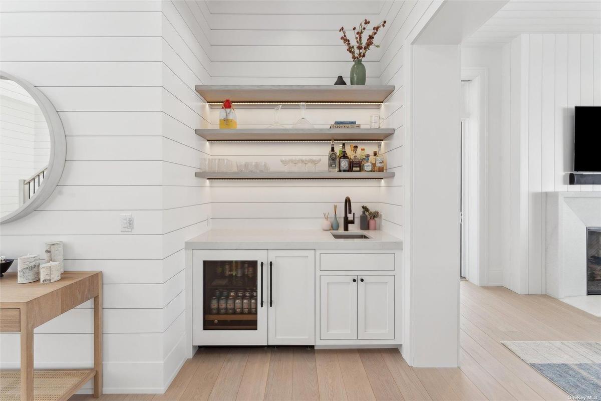 Wet Bar off Living Room