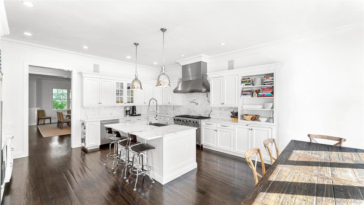 Gourmet kitchen with center island and breakfast area