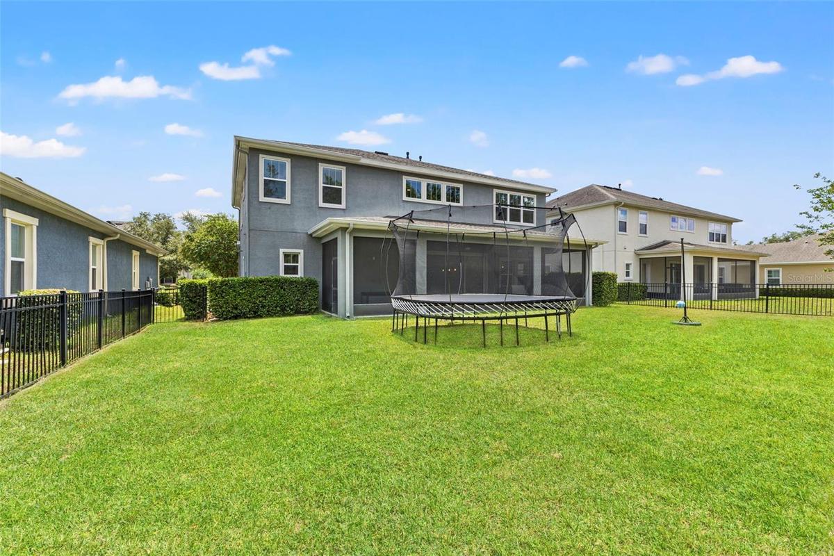 BACKYARD with endless possibilities!