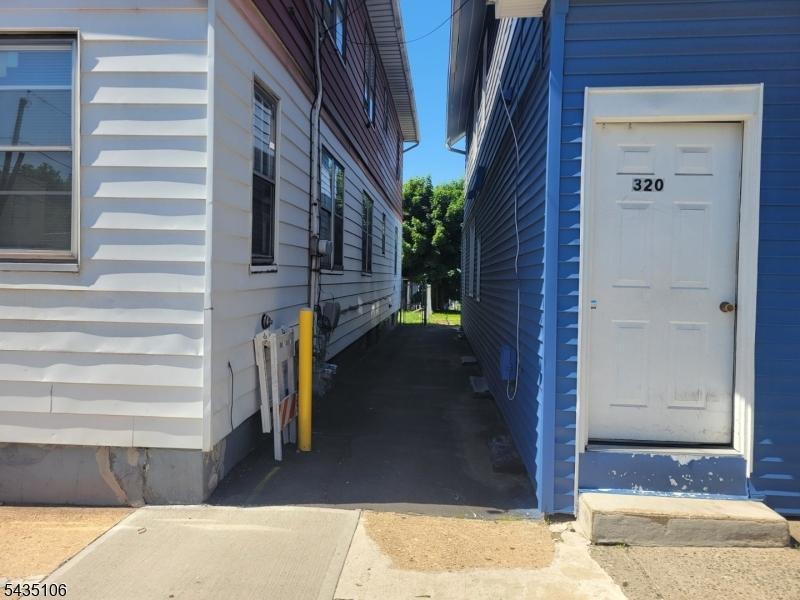 ALLEYWAY
