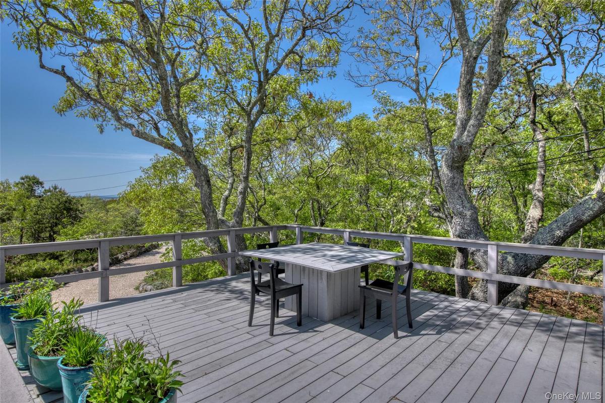 Front deck with Sound view