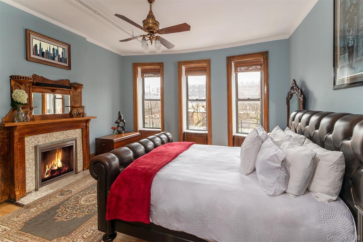 2nd floor bedroom