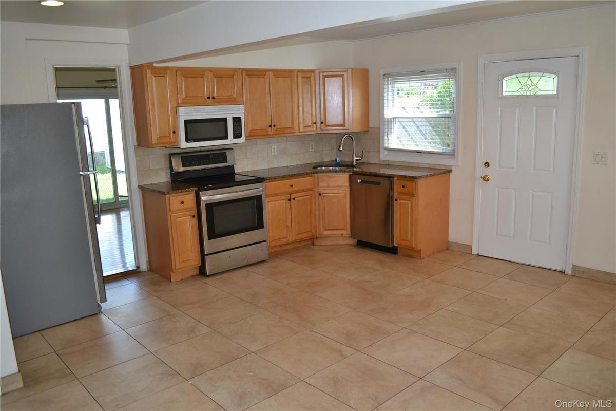 1 BR unit kitchen