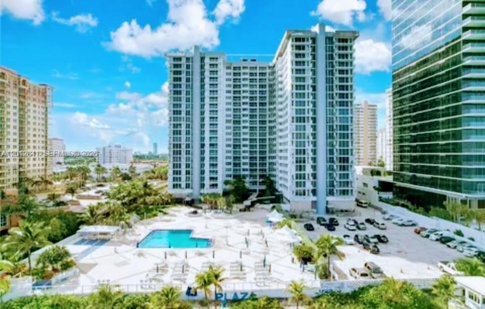 ENJOY PRIME OCEANSIDE STEPS-TO-THE-BEACH LOCATION AND FULL-SUNNY OPEN-AIR FLOATING TERRACE VIEWS
