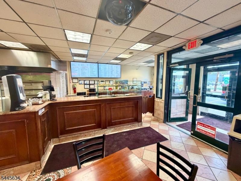 Pizzeria