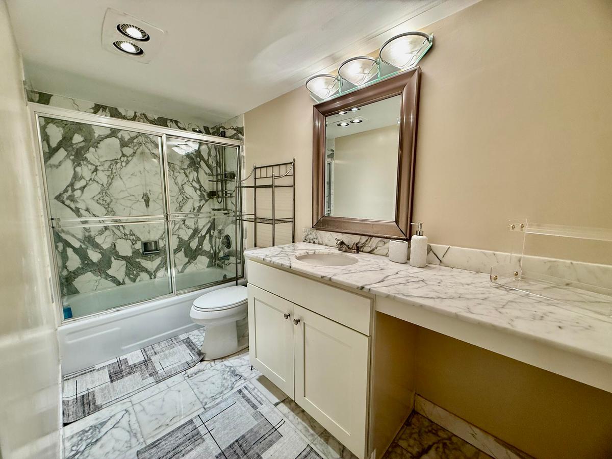 2nd/guest bathroom