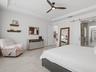 Grand Primary with ensuite bathroom