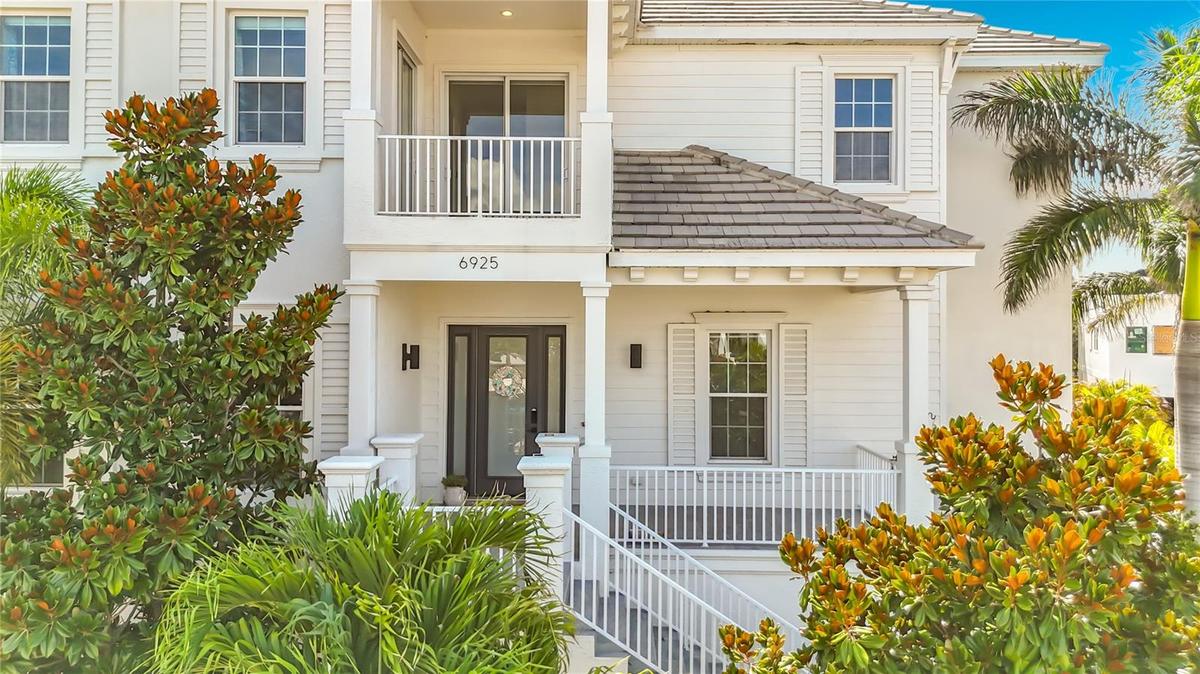 Grand entrance with porch to chill