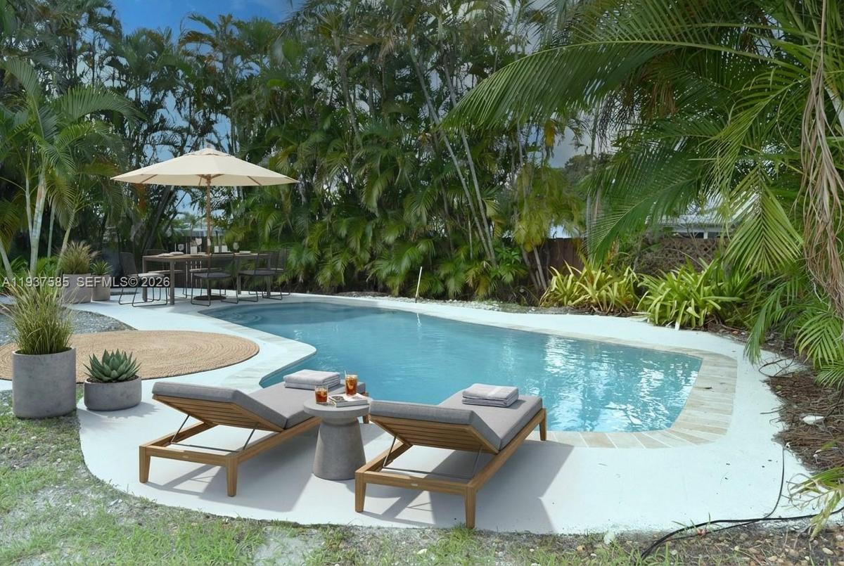 Pool And Patio Virtually Staged Furnishings