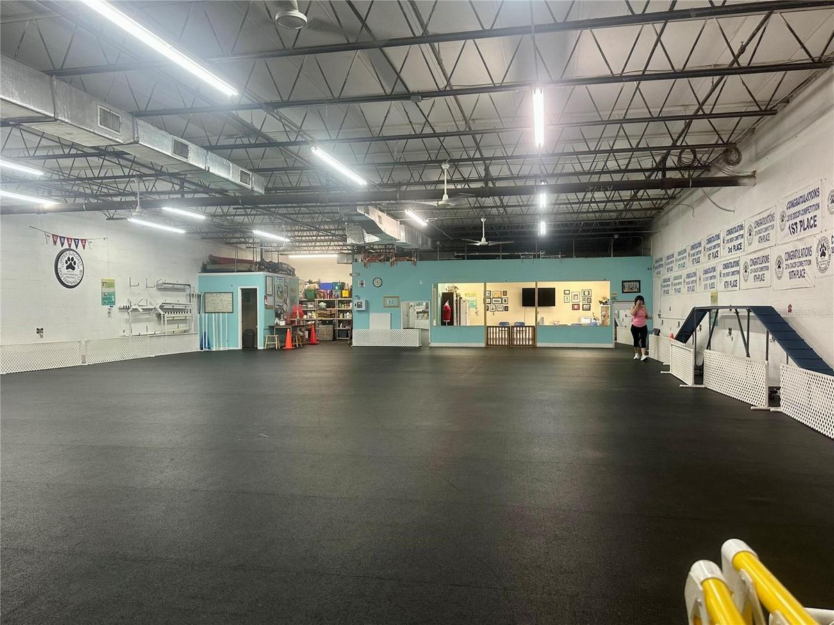 2101 Logan St - Interior