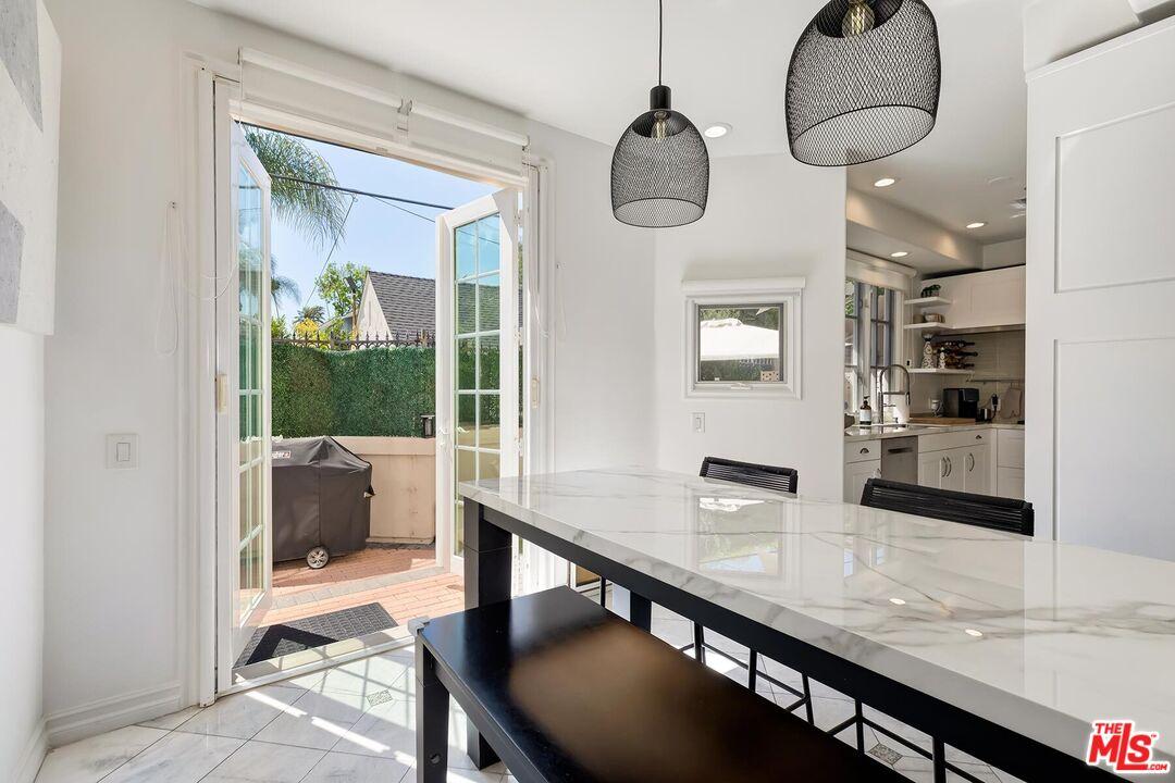 Breakfast Area/Bar Leading to