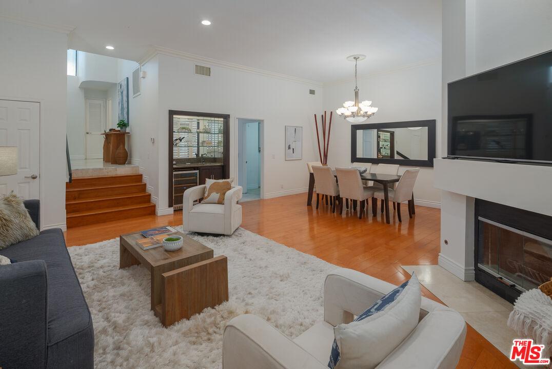 Living/Dining Room