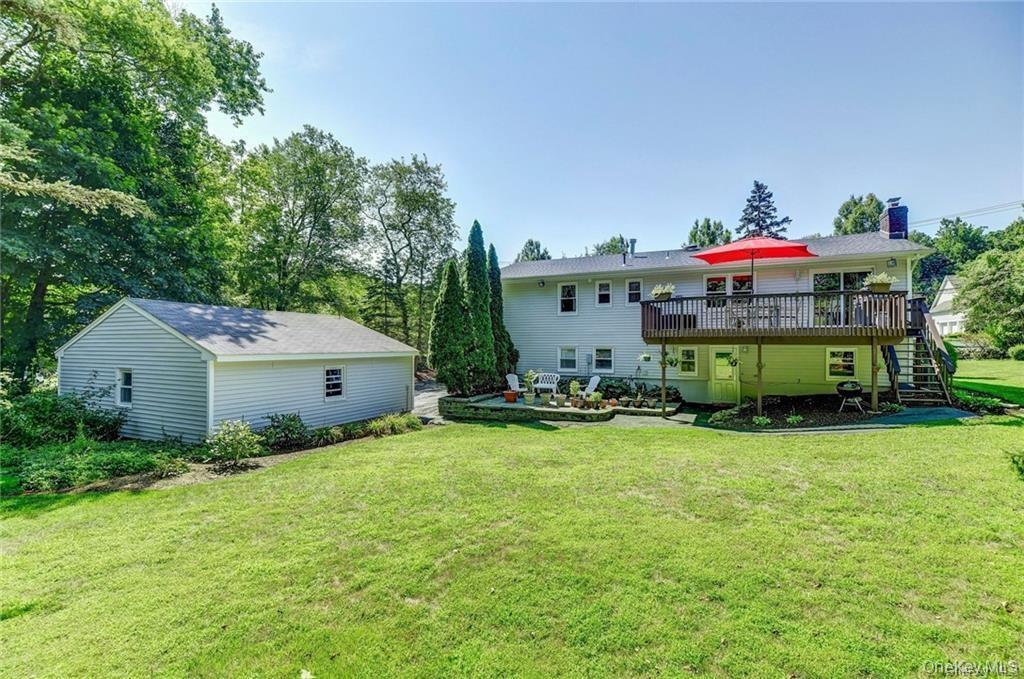 almost 1 acre back yard fully fenced