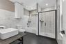 Primary bedroom en-suite bathoom