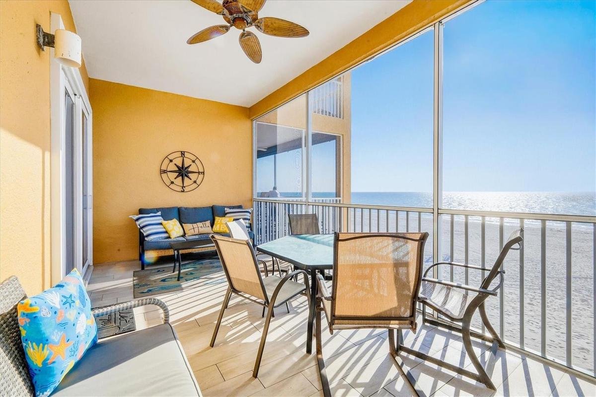 Private screened lanai!