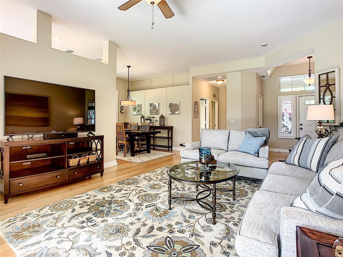 living/formal dining room combo