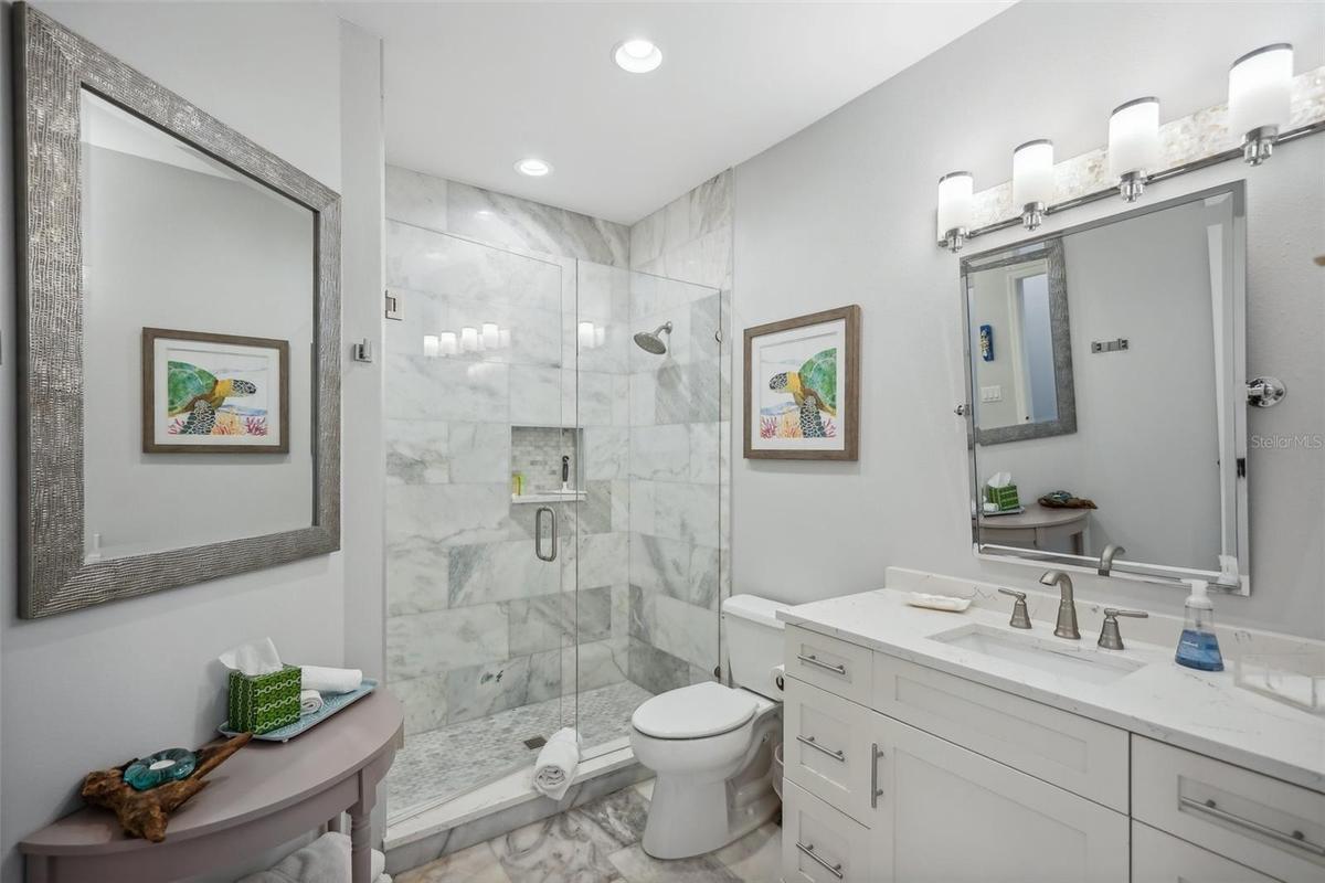 Guest bathroom 1