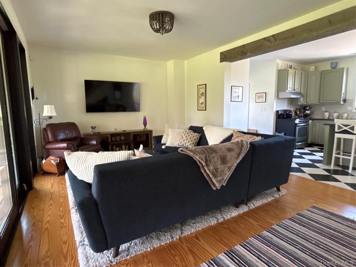 Great room to view a movie or hanging out with your guest