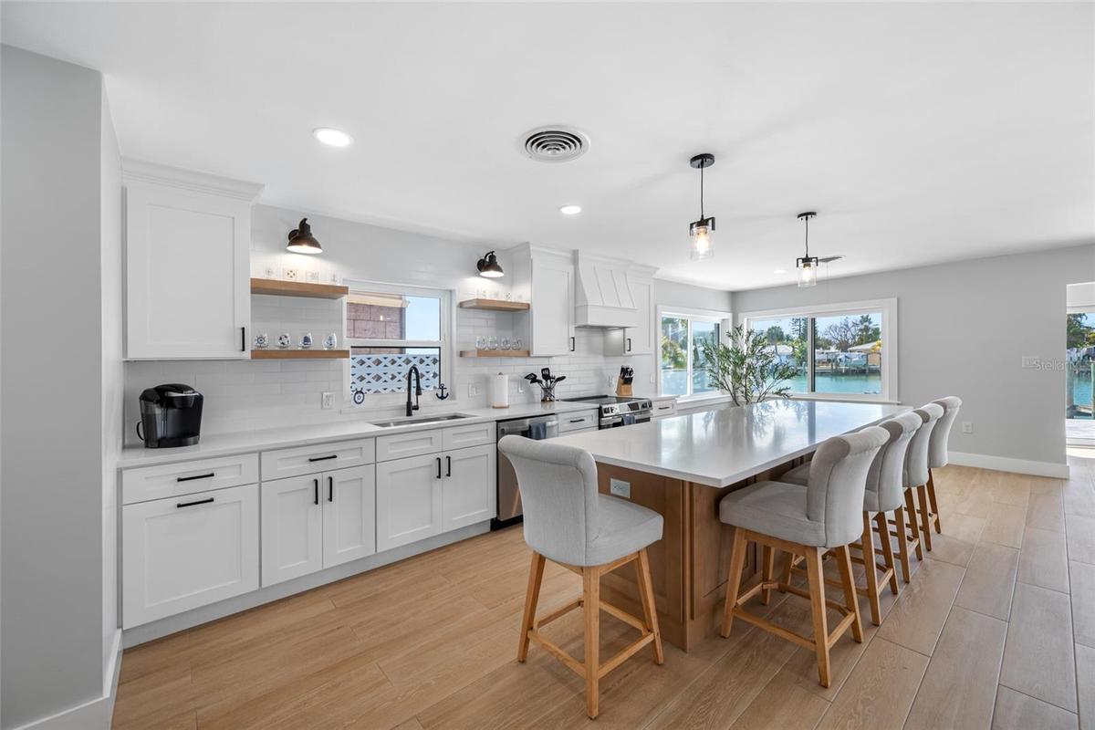 Oversized kitchen island w quartz counter