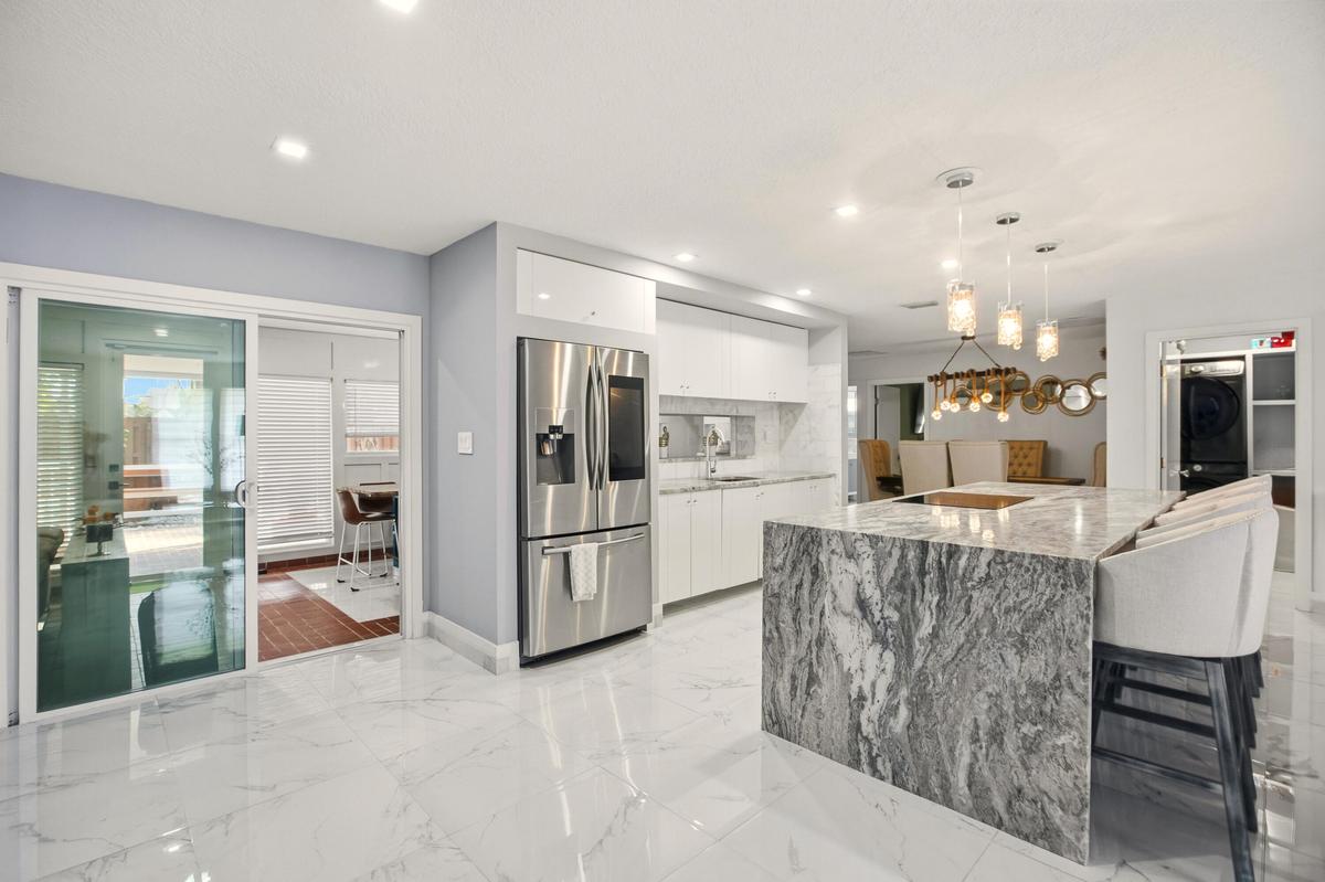 Property Photo 009