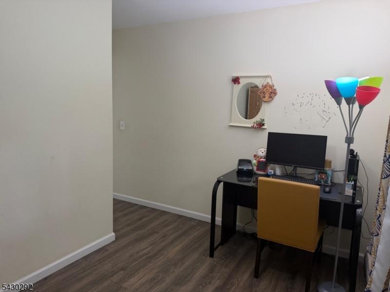 Office den 3rd room