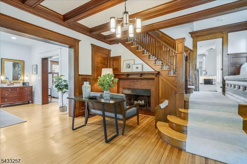 Foyer/Reception Room