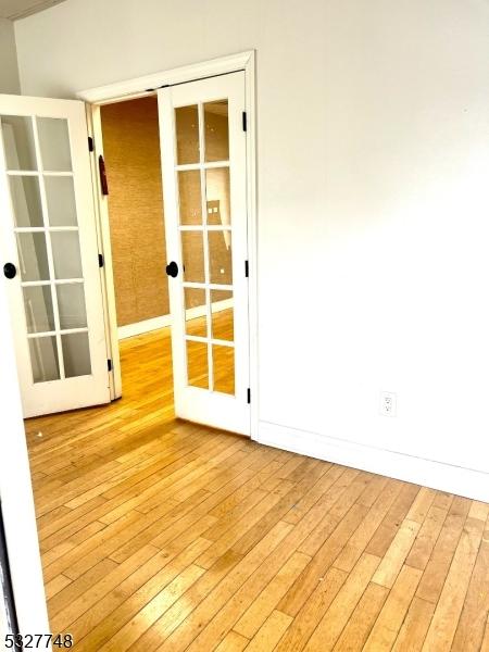 Entrance Vestibule to1st floor