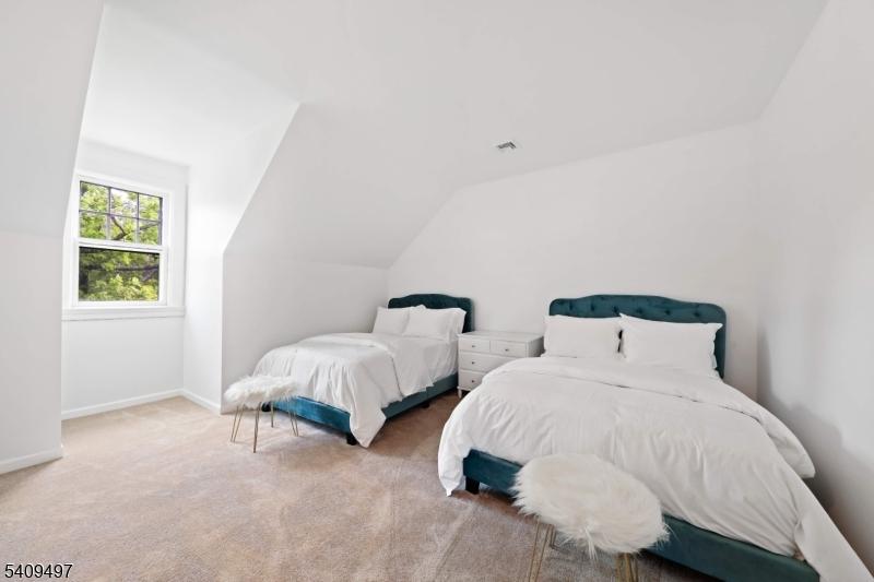 3rd floor Bedroom