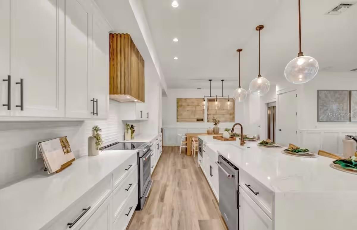 85 AVENIDA MESSINA, SARASOTA FL 34242 MLS#A4686937