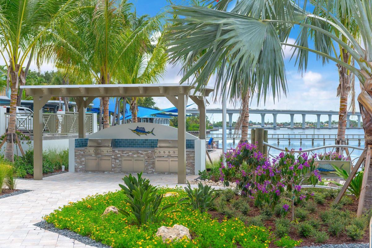 41 SW Seminole Street 305 3