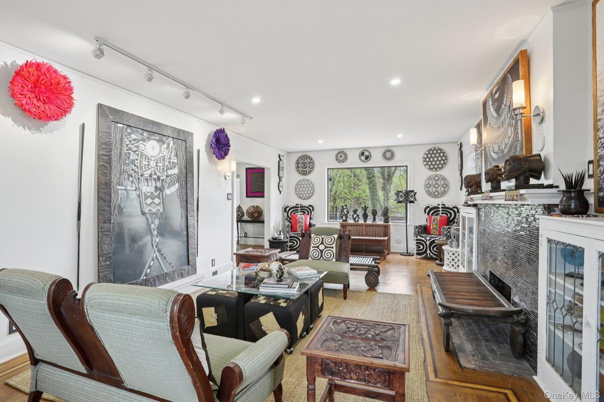 Vibrant living room