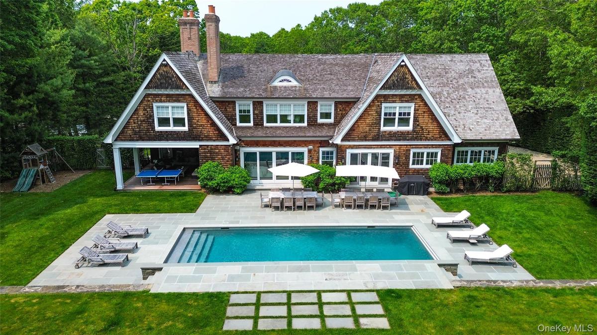 Seamless indoor outdoor living